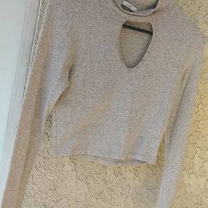 Long sleeve key hole top
